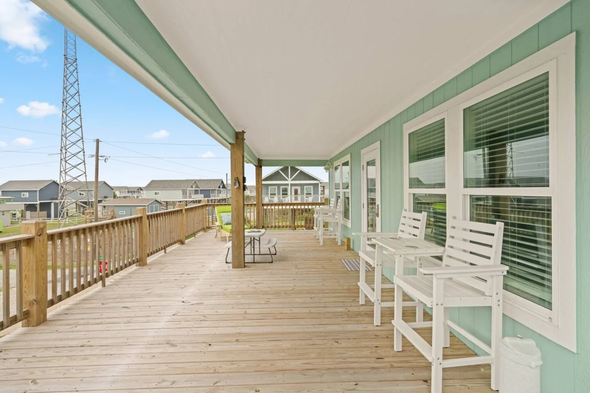 Home in Bolivar Peninsula property photo 4