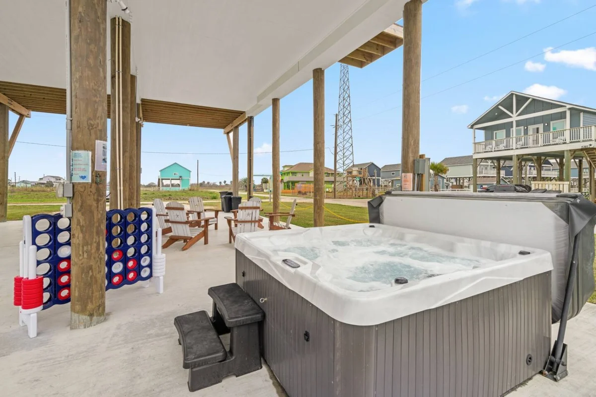 Home in Bolivar Peninsula property photo 5