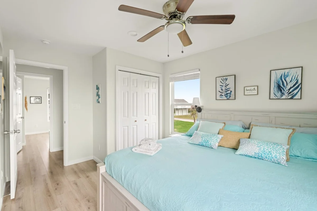 Bedroom 1 image 1