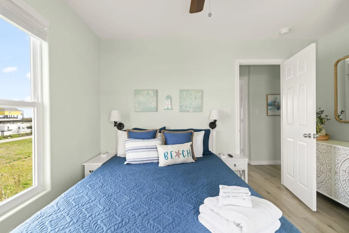 Bedroom 2 image 1
