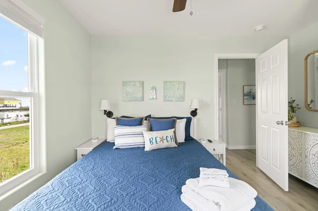 Bedroom 2 image 1