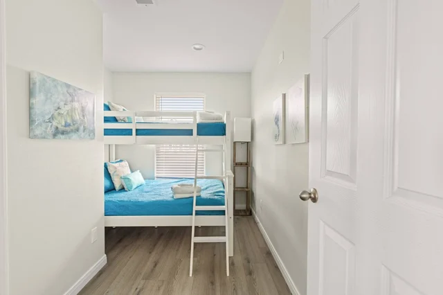 Bedroom 3 image 1
