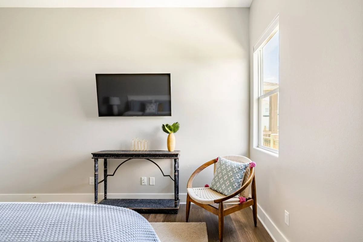 Bedroom 3 image 1
