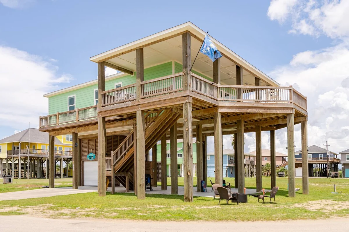 Home in Bolivar Peninsula property photo 3