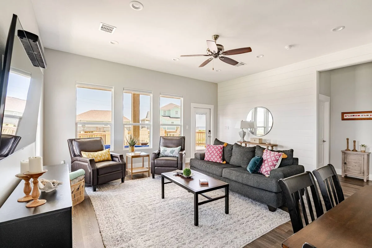 Home in Bolivar Peninsula property photo 4