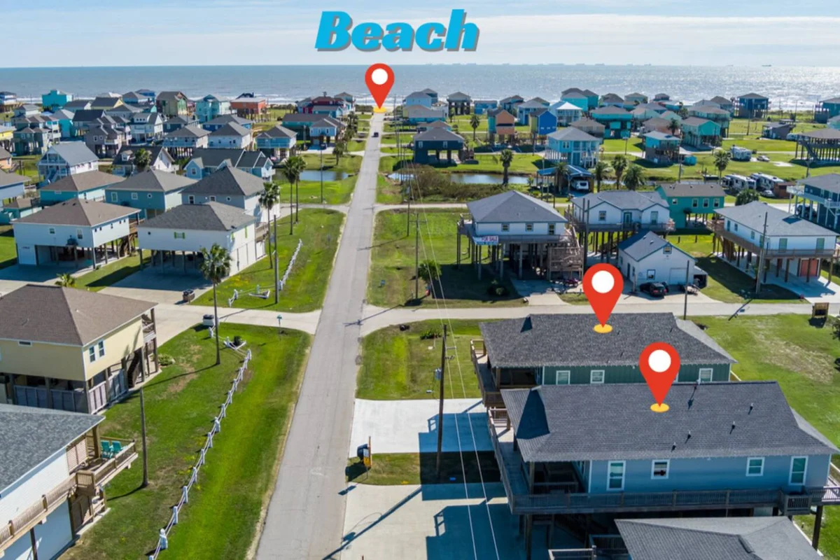 Home in Bolivar Peninsula property photo 2