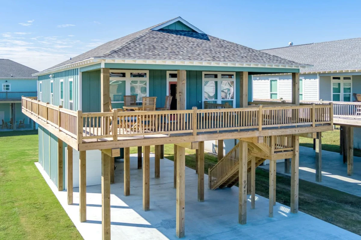 Home in Bolivar Peninsula property photo 3