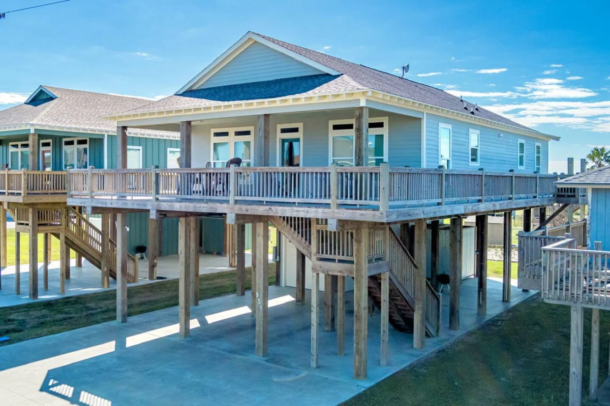 Home in Bolivar Peninsula property photo 4