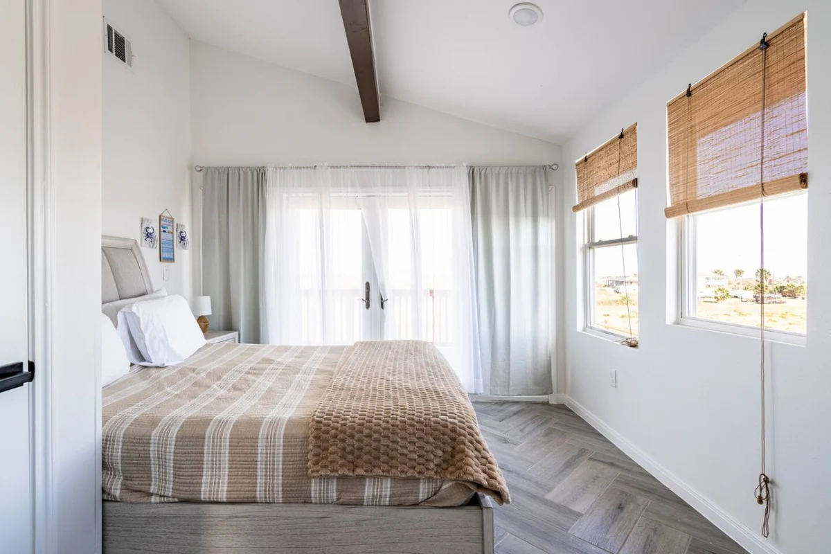 Bedroom 1 image 1