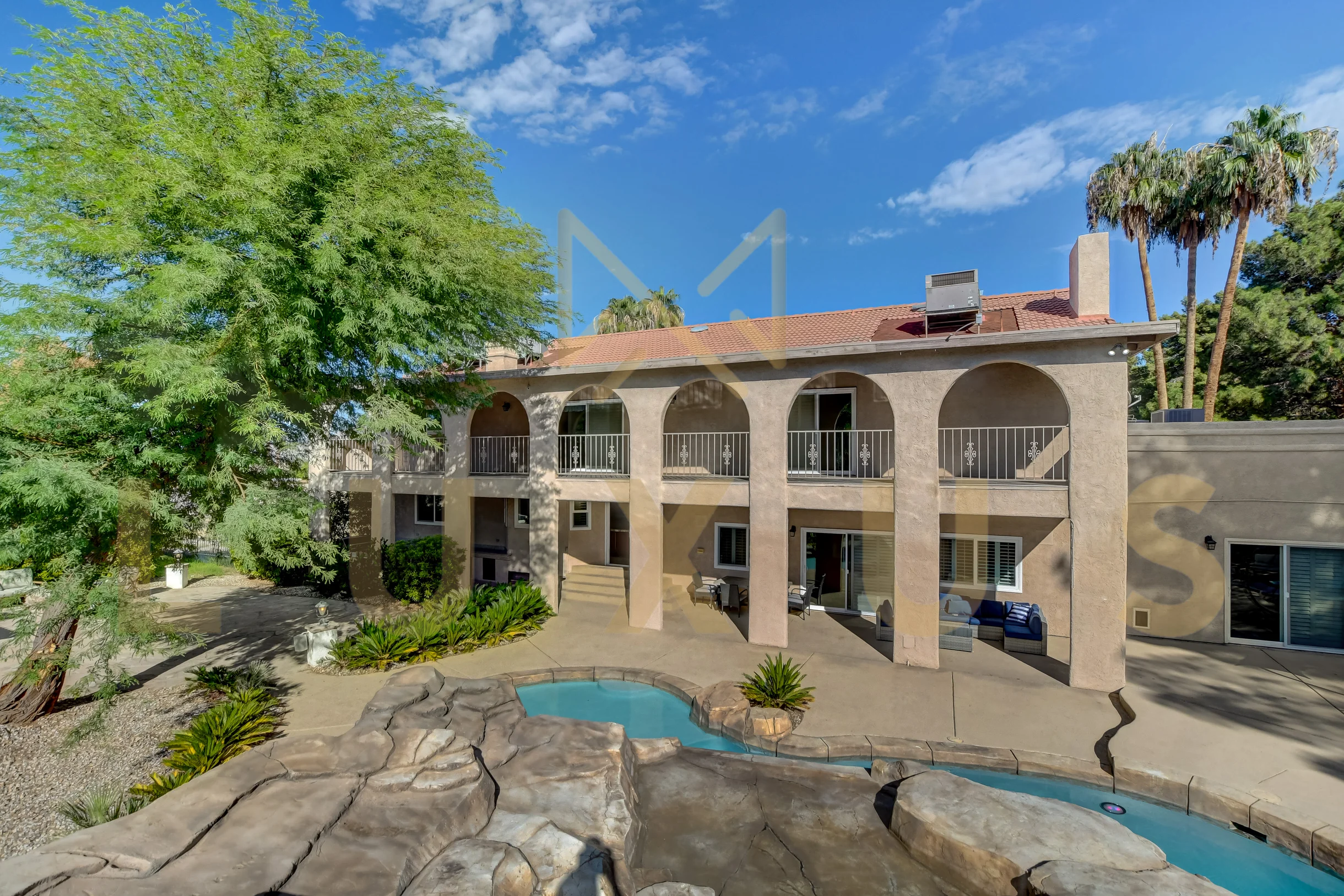 Home in Paradise property photo 2