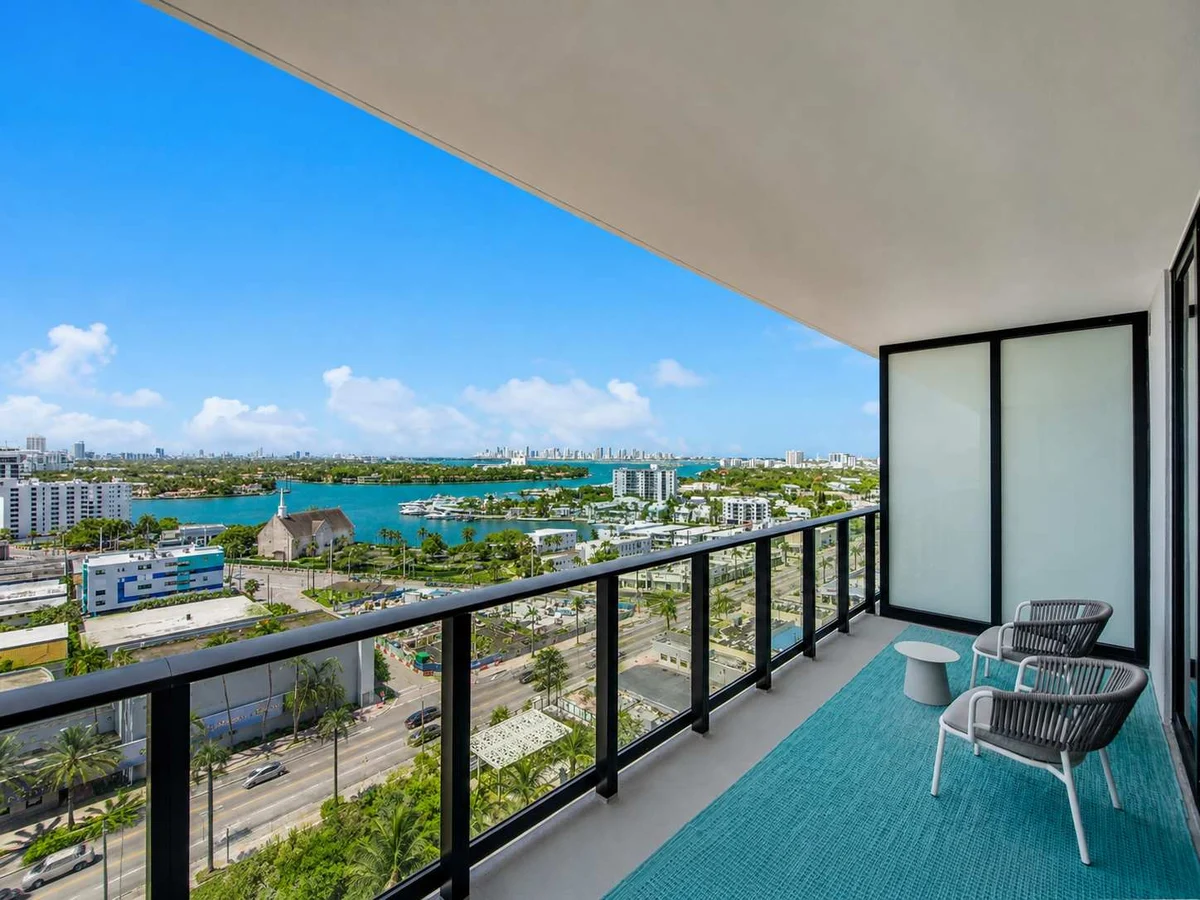 Condo in Miami Beach property photo 3