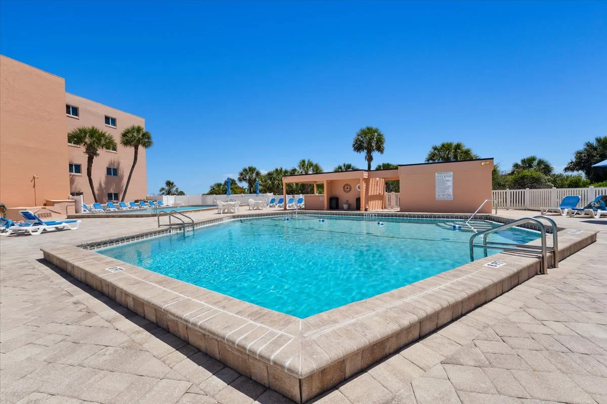 Condo in Saint Augustine Beach property photo 4