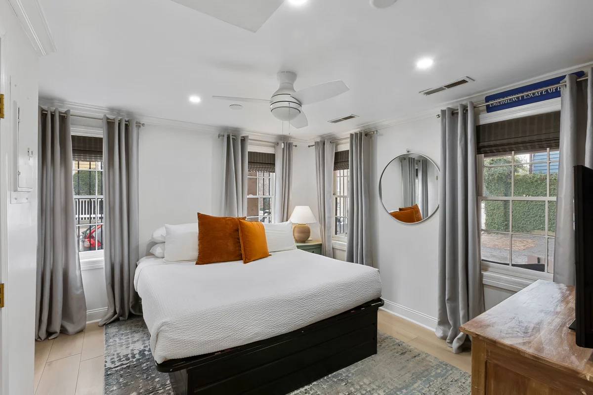 Bedroom 1 image 1