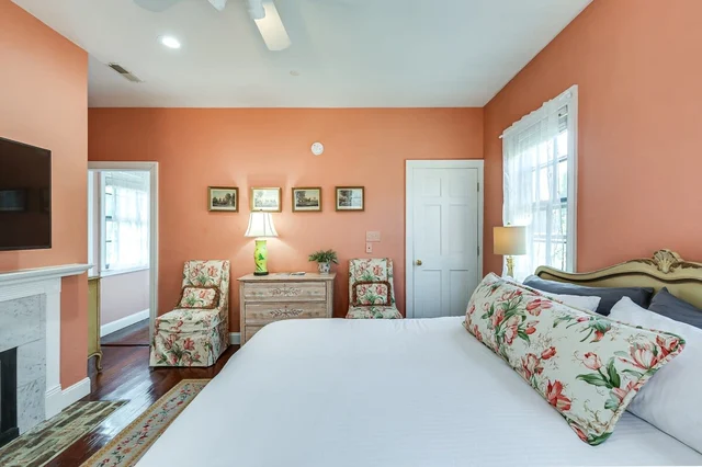 Bedroom 1 image 1
