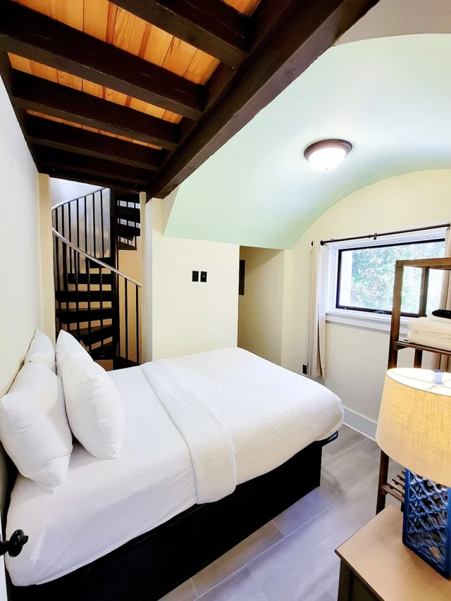 Bedroom 3 image 1