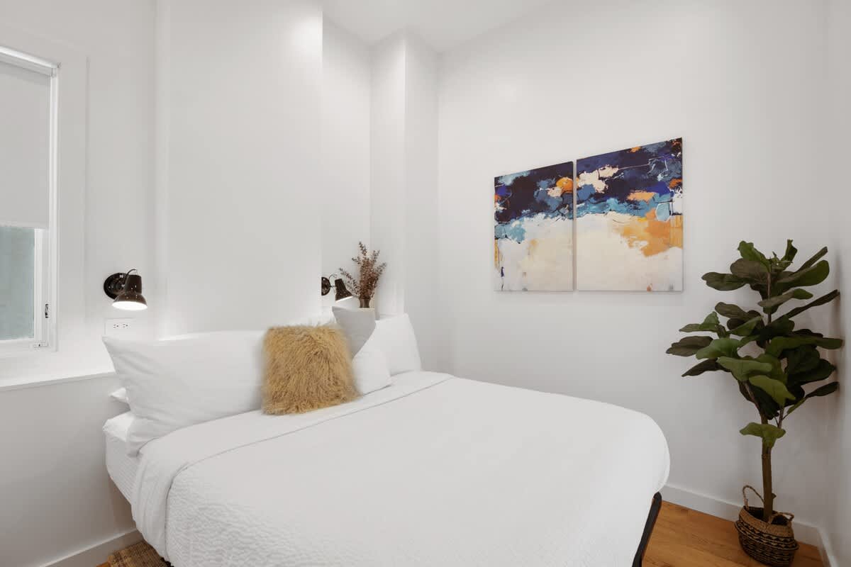 Bedroom 1 image 1