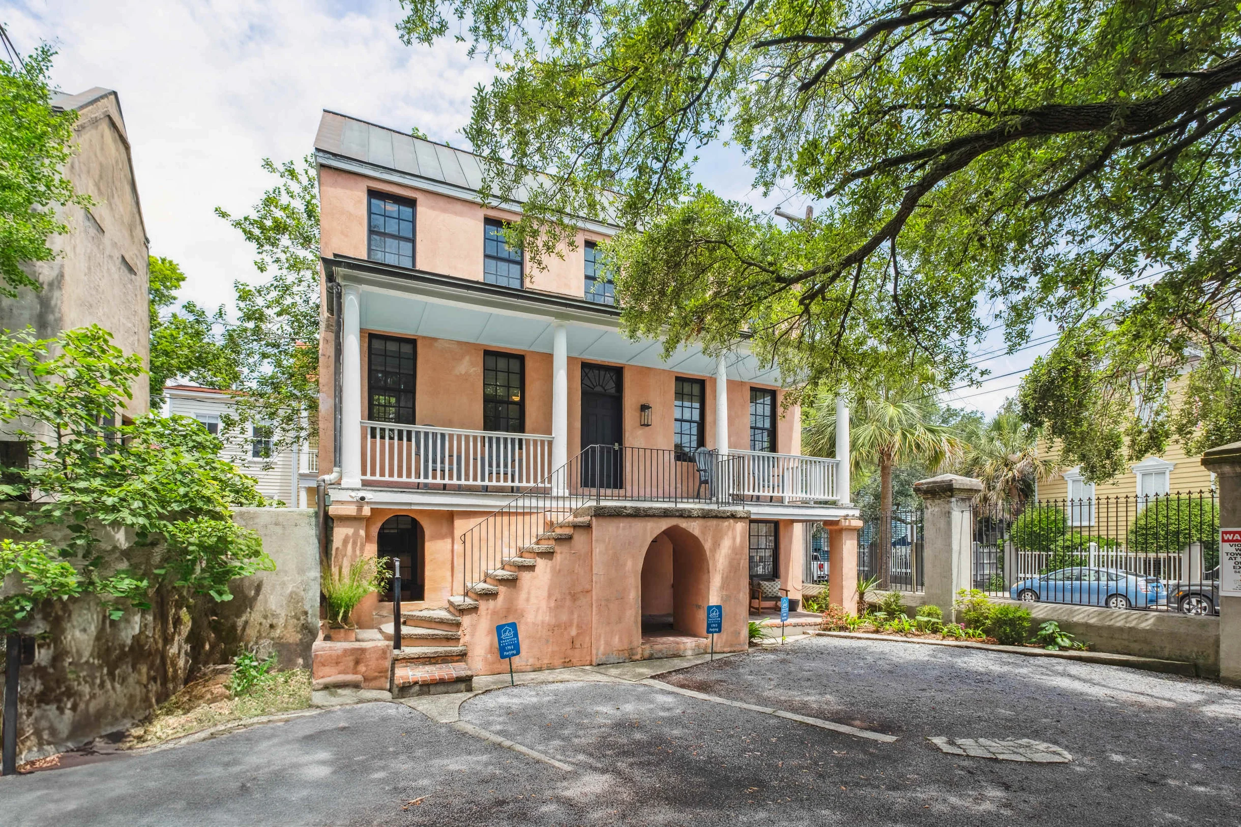 Apartment in Charleston property photo 1