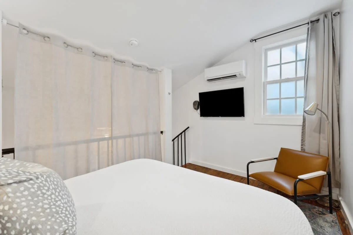 Bedroom 1 image 1