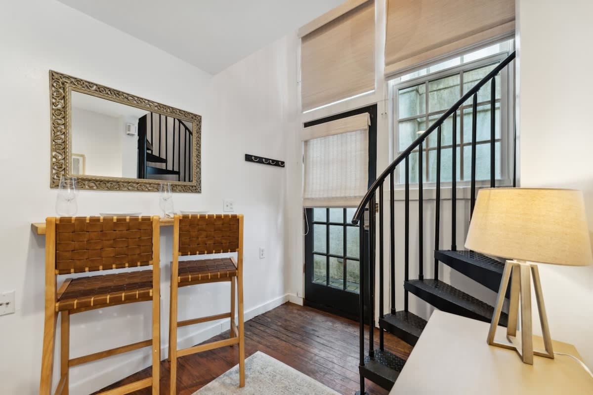Apartment in Charleston property photo 3
