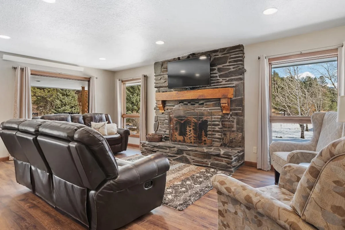 Home in Custer property photo 2