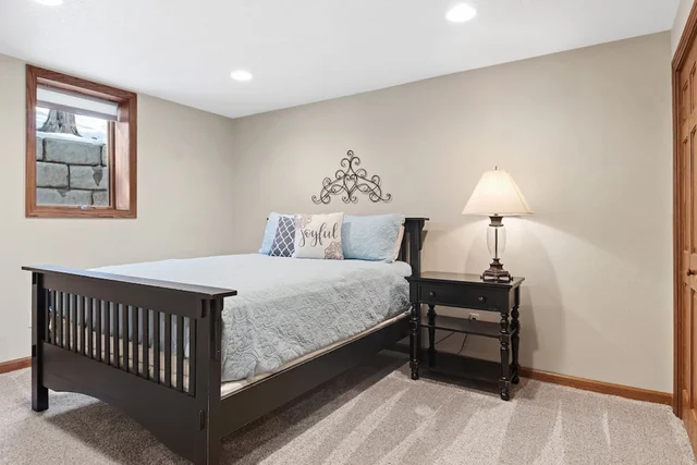 Bedroom 1 image 1