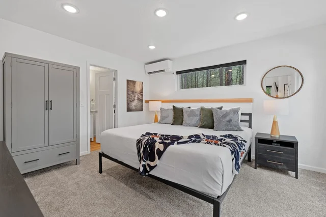 Bedroom 3 image 1