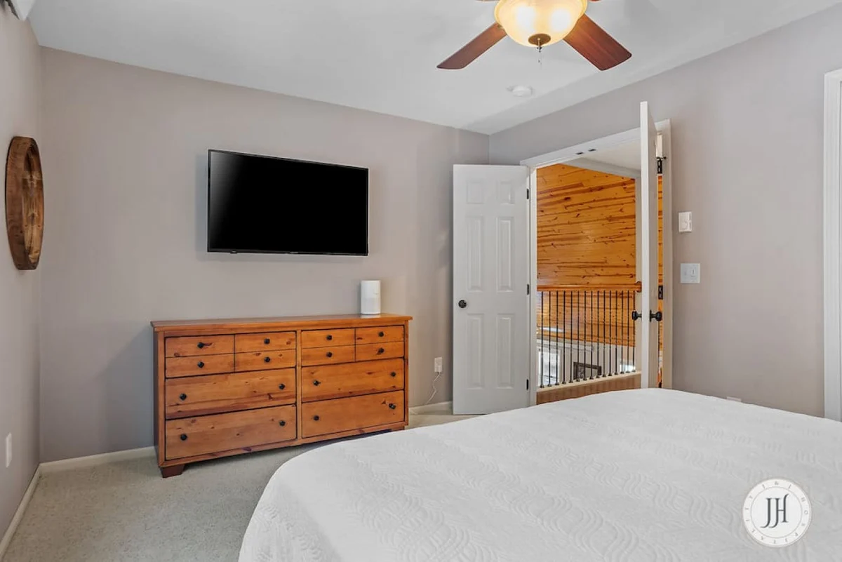 Bedroom 1 image 1
