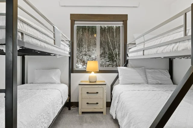 Bedroom 1 image 1