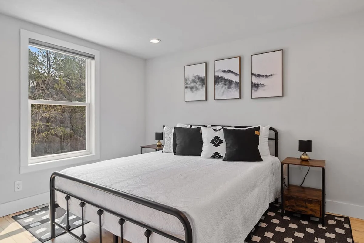 Bedroom 1 image 1