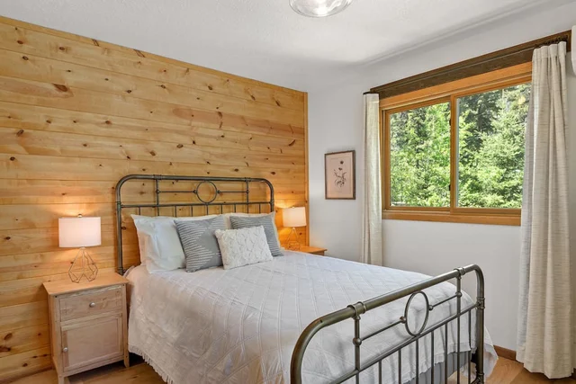 Bedroom 1 image 1