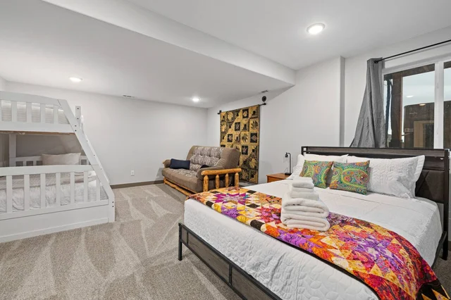 Bedroom 2 image 1