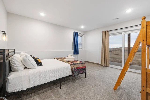 Bedroom 1 image 1