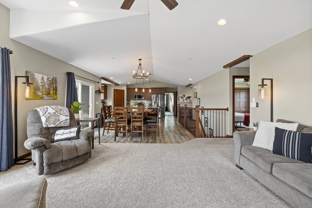 Home in Rapid City property photo 3