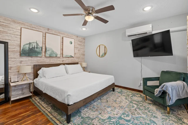 Bedroom 3 image 1
