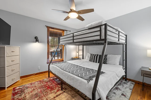 Bedroom 1 image 1