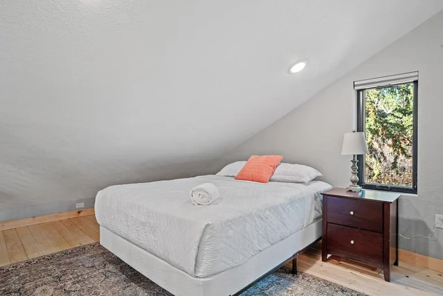 Bedroom 3 image 1