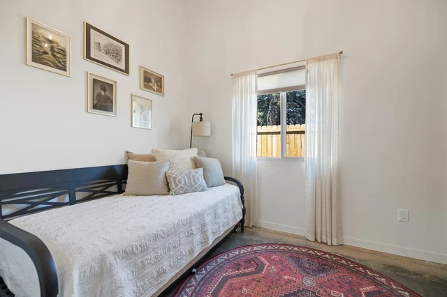 Bedroom 3 image 1