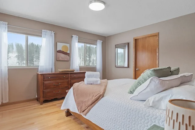 Bedroom 1 image 1