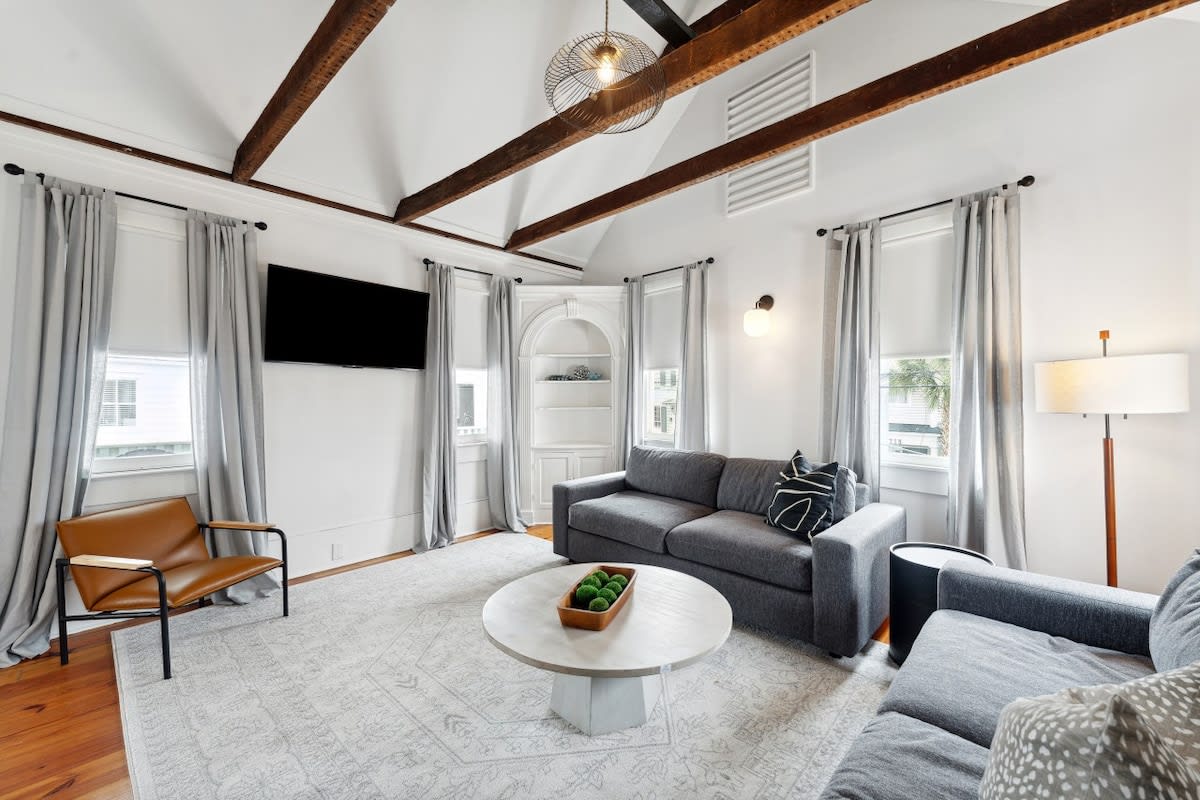 Apartment in Charleston property photo 3