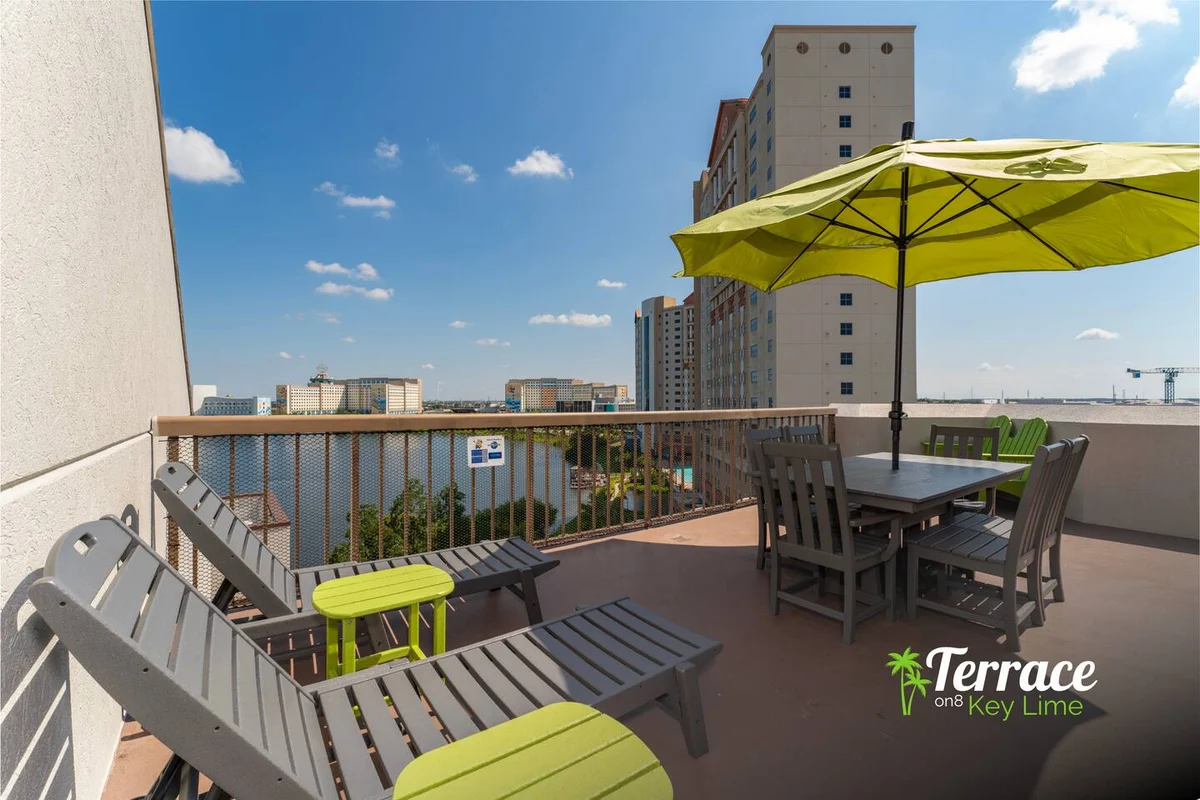 Condo in Orlando property photo 2