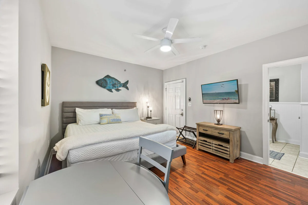 Bedroom 1 image 1