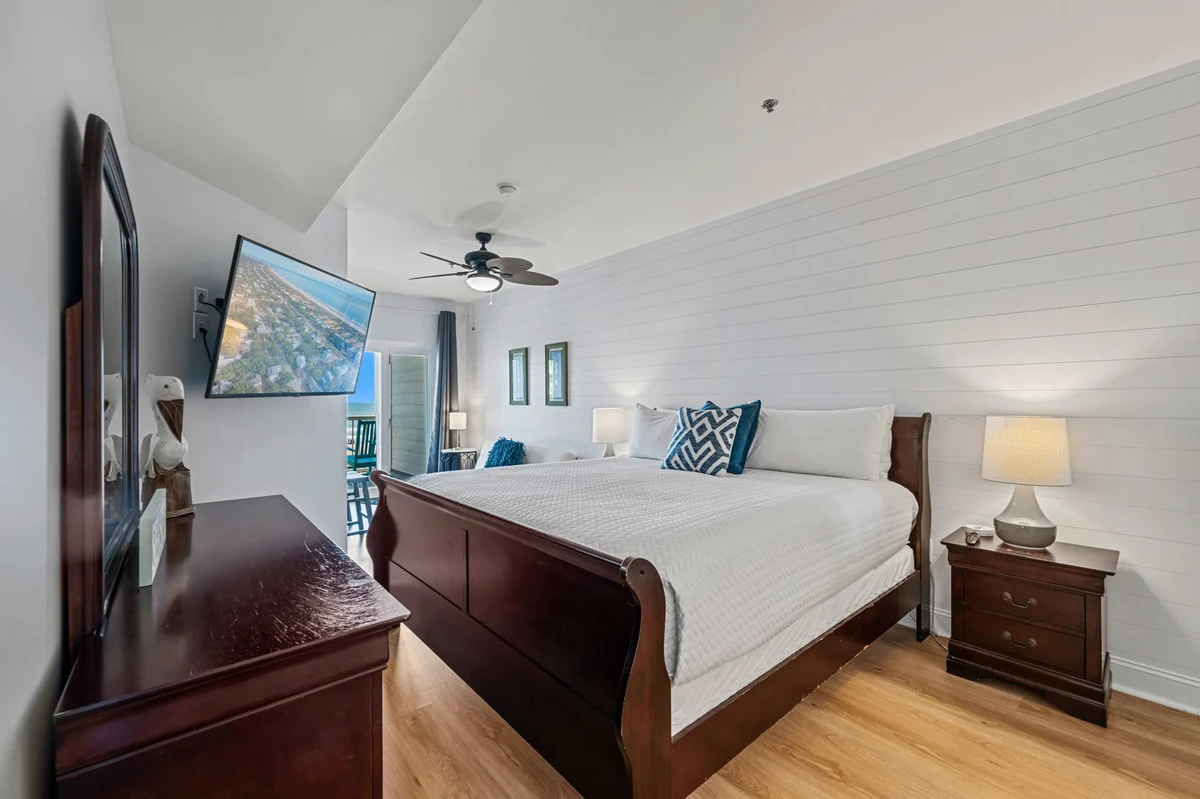 Condo in Isle of Palms property photo 4