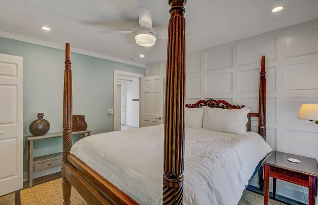 Downstairs King Bedroom image 1
