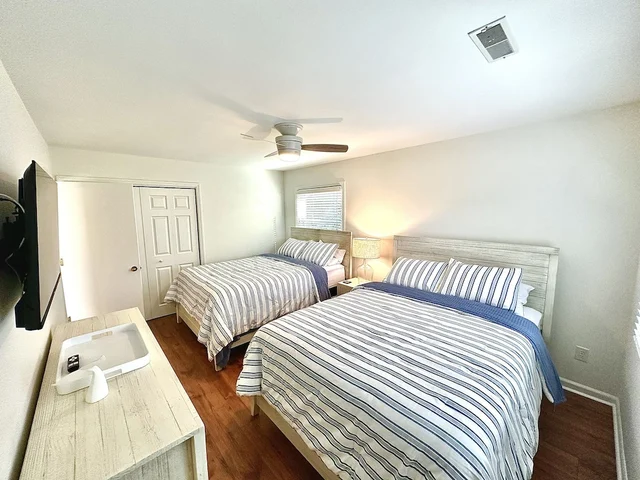 Queen Room image 1