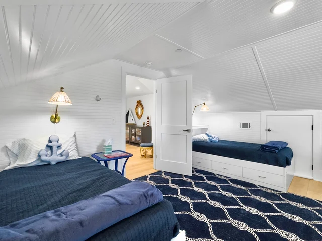 Twin Room image 1