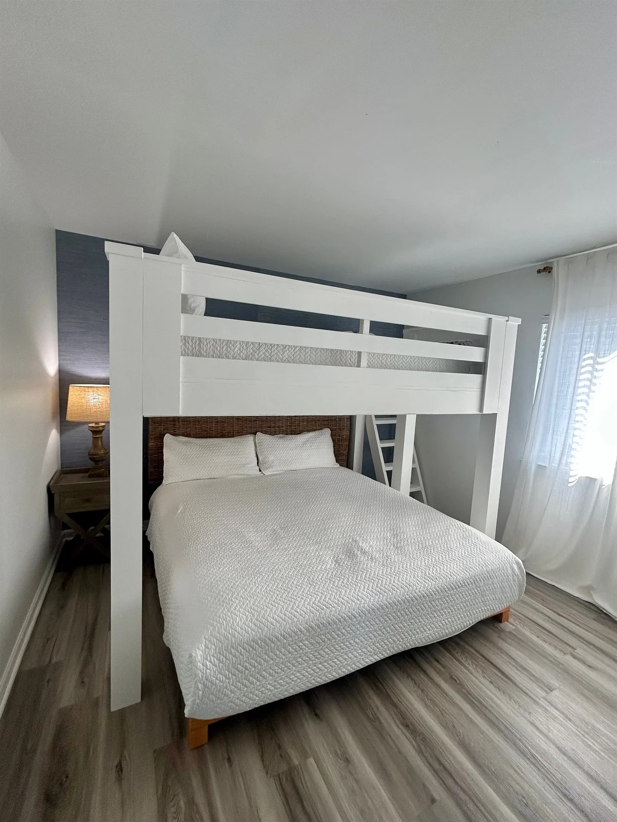 Bedroom 1 image 1