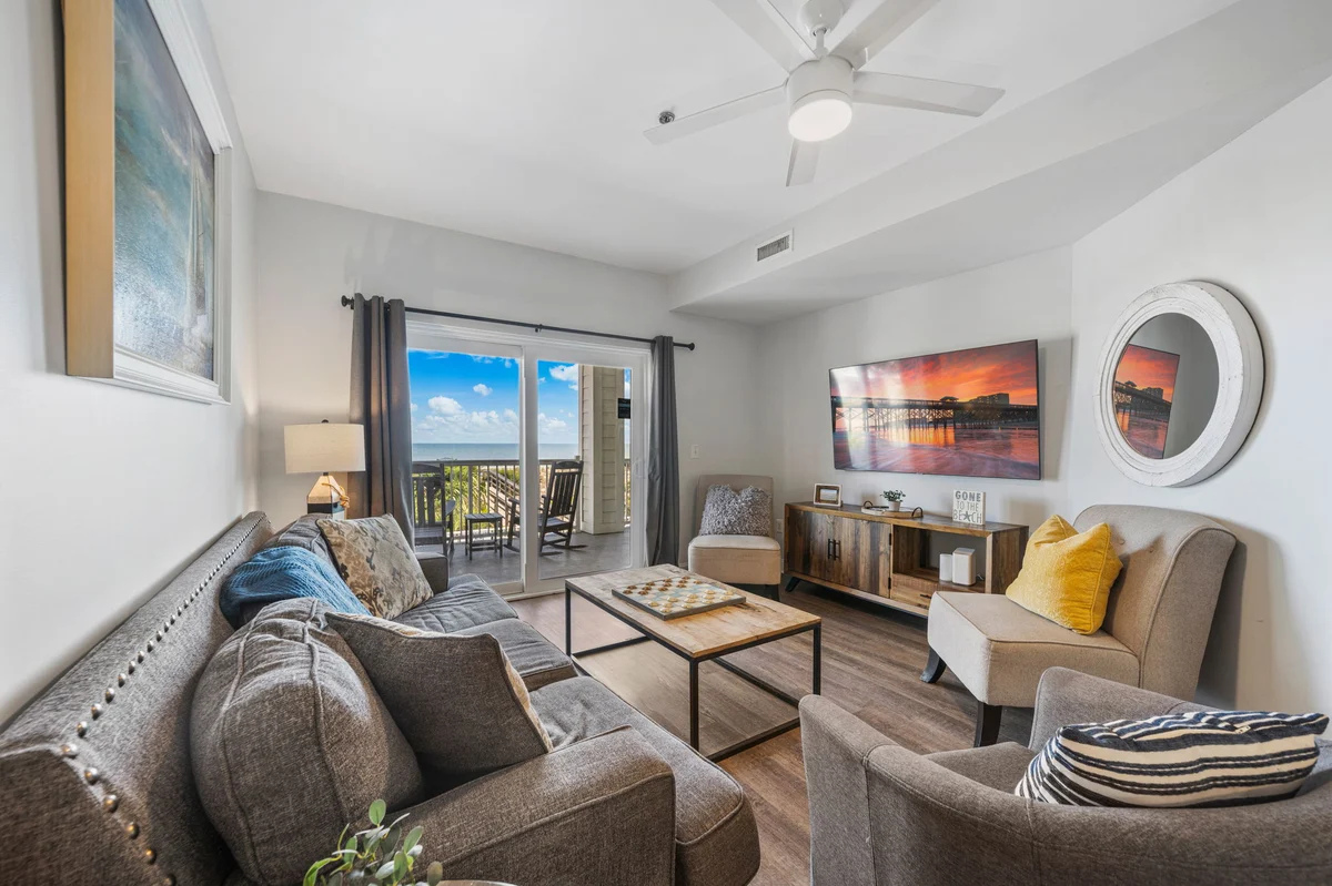 Condo in Isle of Palms property photo 3