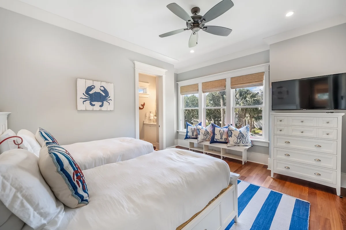 Shore Thing - 4001 Palm Blvd #35