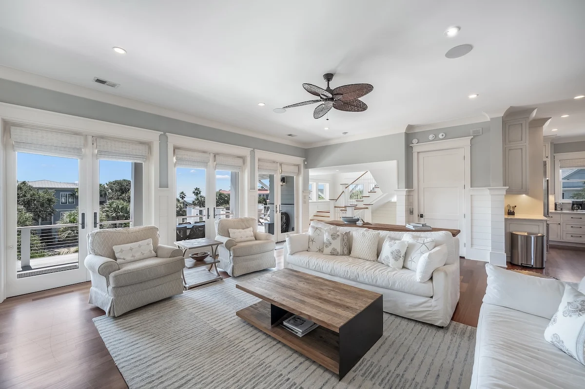 Shore Thing - 4001 Palm Blvd #76