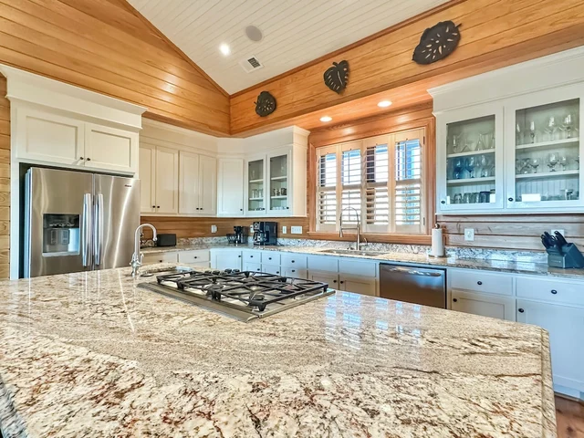 Isle Appeal - 2803 Palm Blvd #37